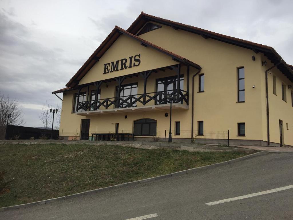 Pensiunea Emris Spatac Zewnętrze zdjęcie